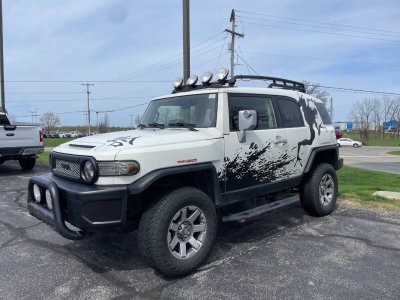2014 Toyota FJ Cruiser 4WD w/ Convenience Package 