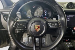 2024 Porsche Macan 